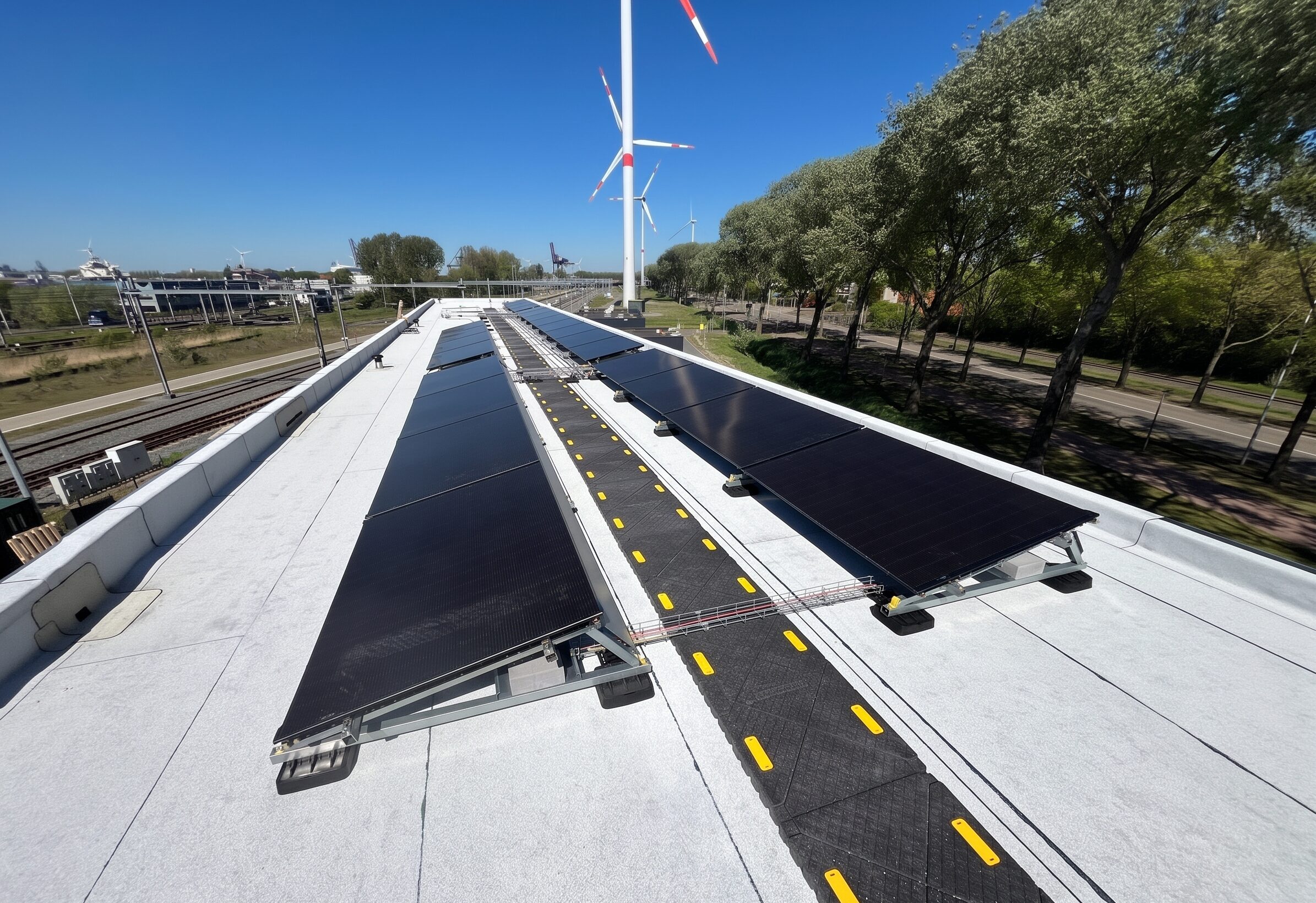 Triple Solar_NS-Dienstgebouw_Amsterdam_Westhaven