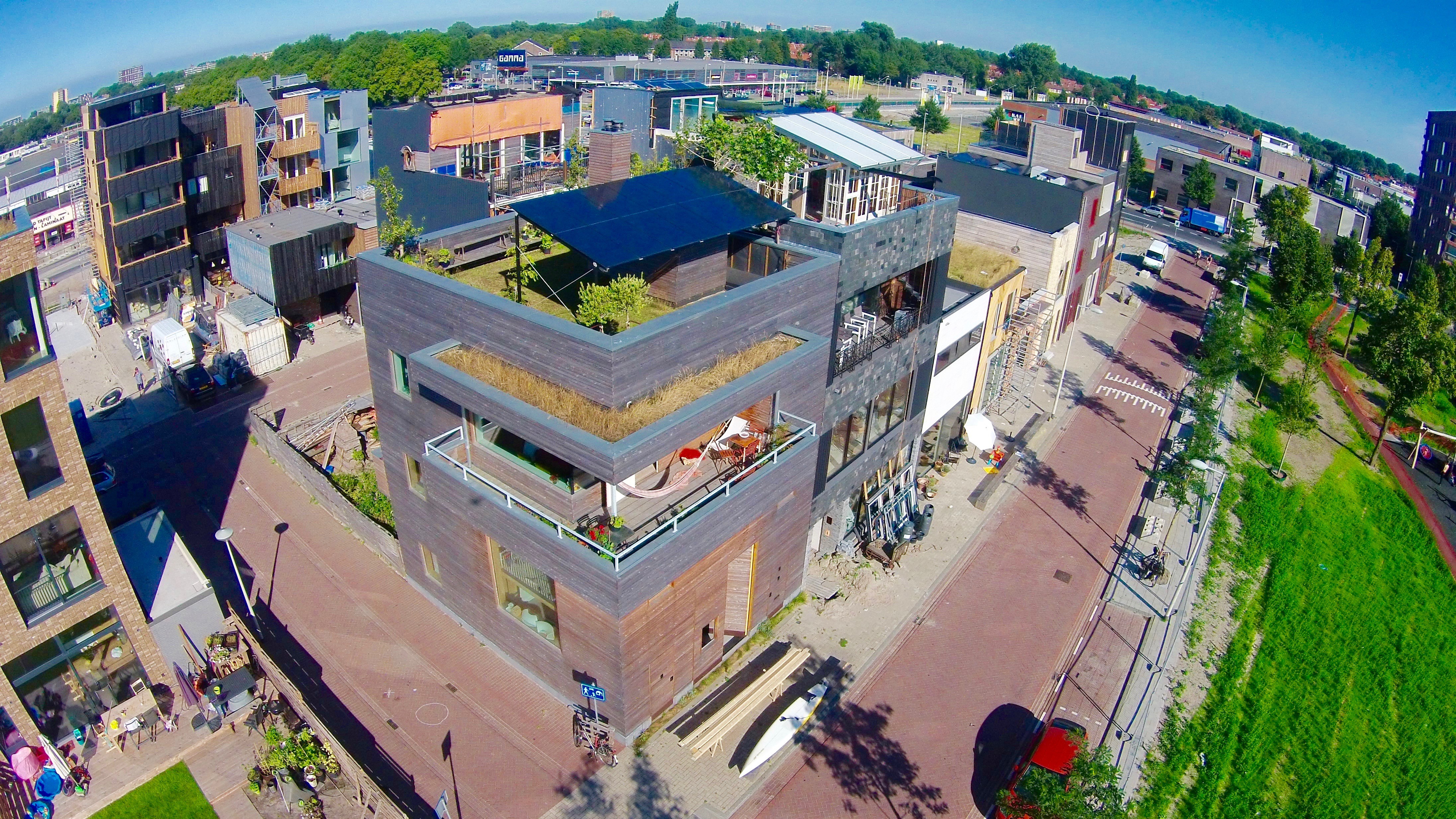 Triple-Solar-PVT-paneel-warmtepomppaneel-overkapping-Atelier Buiksloterham