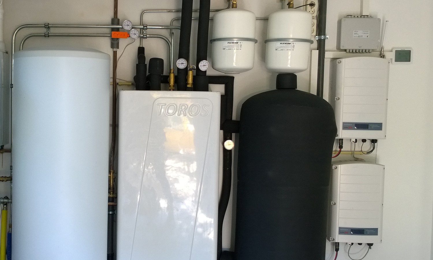 Triple Solar Voorschoten PVT warmtepomp paneel installatie