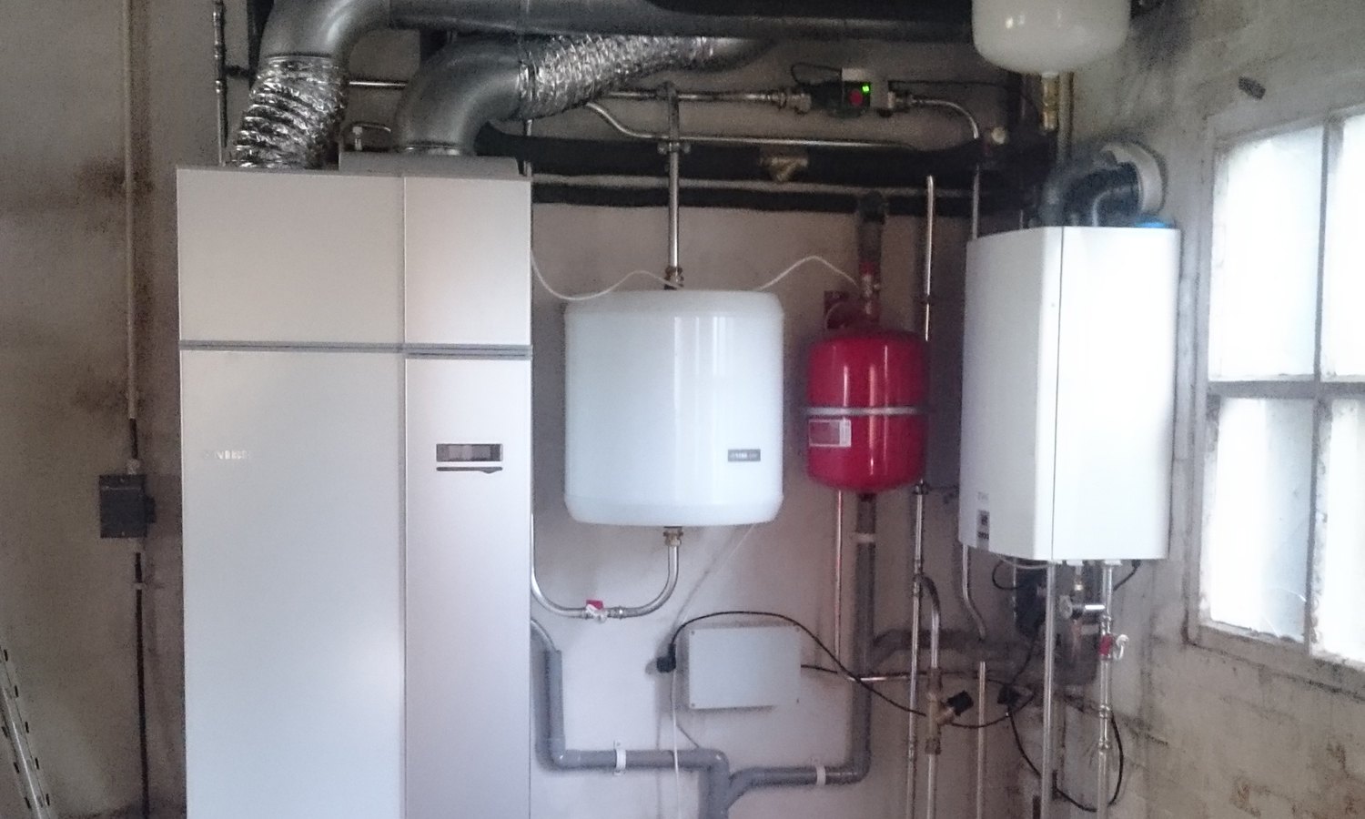 Triple Solar PVT warmtepomp paneel Installatie Nibe Bergen