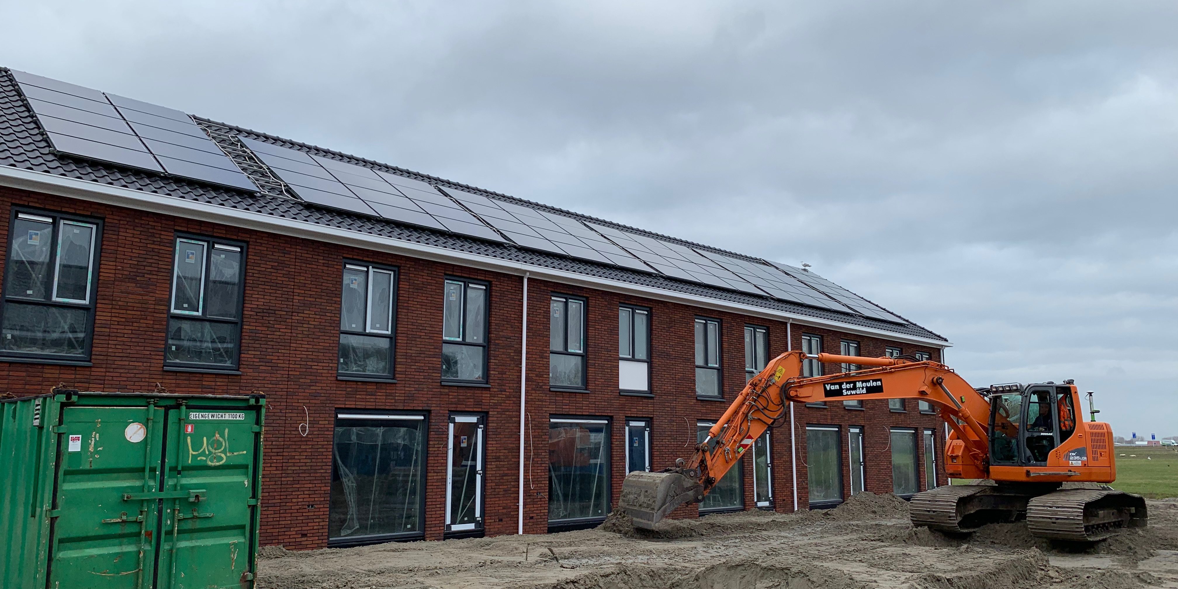 pool heat pump with solar panels