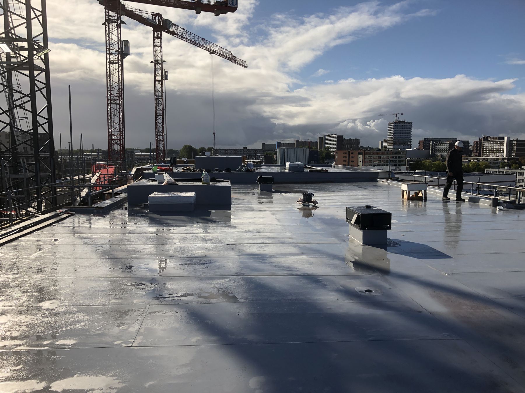 PVT warmtepomp zonnepanelen op het dak in Delft