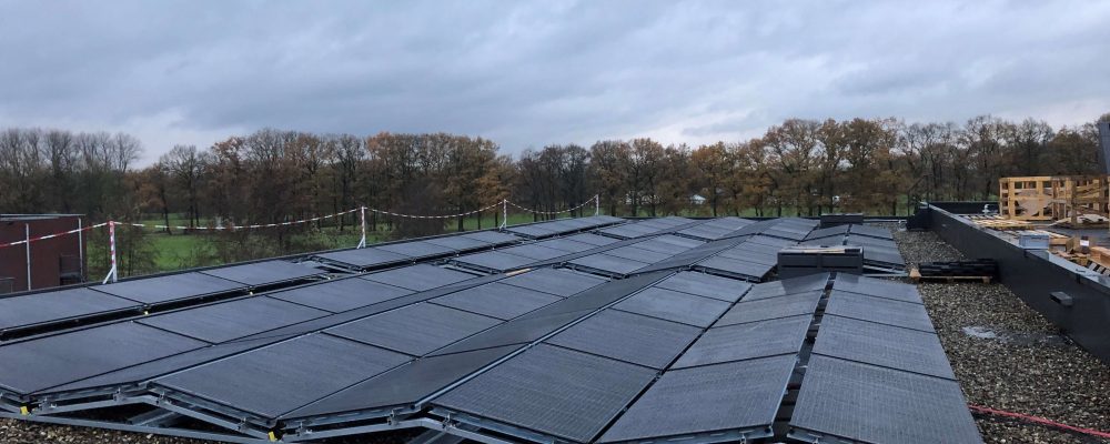 Triple-Solar-PVT-warmtepomp-Panelen-zonnepanelen-systeem-zorgcomplex-de-tuinen-woudenberg-01