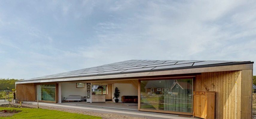 Triple-Solar-PVT-paneel-Pyramide-woning-Oosterwold-Almere-Studio-Eco-Interieur-Zonnepanelen-pyramid-house-solarpanel-04
