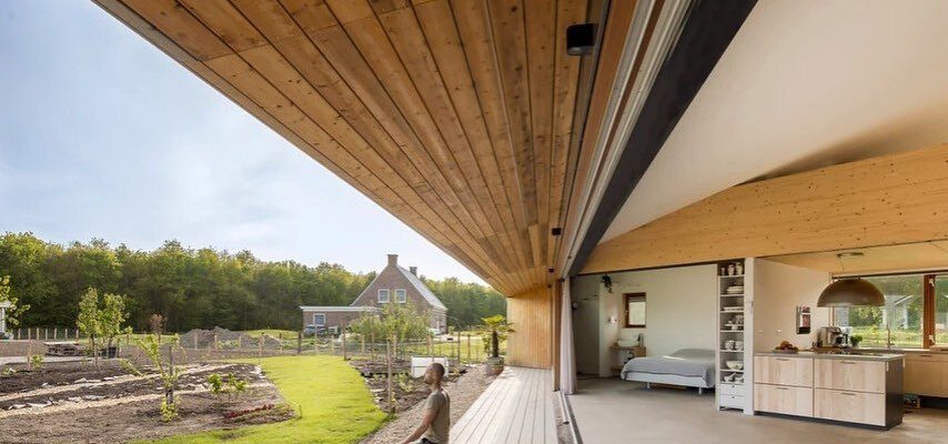 Triple-Solar-PVT-paneel-Pyramide-woning-Oosterwold-Almere-Studio-Eco-Interieur-Zonnepanelen-pyramid-house-solarpanel-05