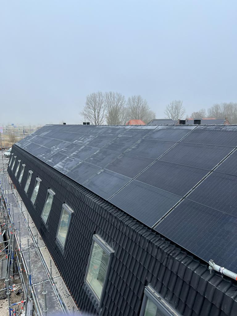 Buurblok-Woningcorporaties-Triple-Solar-PVT-panelen-warmtepomp-Dijkstra-Draaisma-wocozon-Nieuwbouw-woonfriesland-01