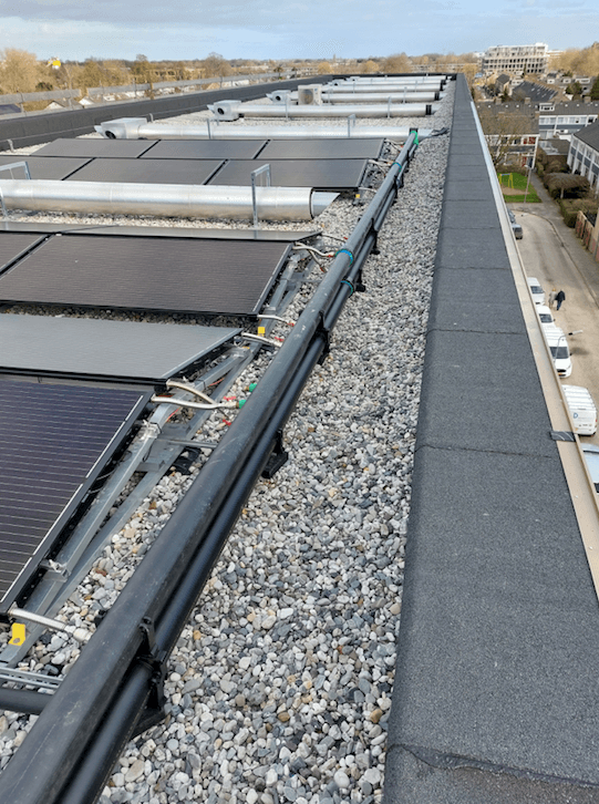 PVT-panelen-Zuiderschans-Den-Bosch-Dura-Vermeer-Triple-Solar-appartmenten-verduurzamen-warmtepomp-bron-Den-Bosch-glycol-leidingen-MR-03