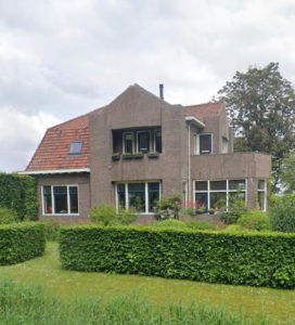 Triple-Solar-PVT-panelen-vloerverwarming-warmtepomp-Middelstum-Groningen-Techisch-Installatiebedrijf-Bakker-woning-amsterdamse-school-05