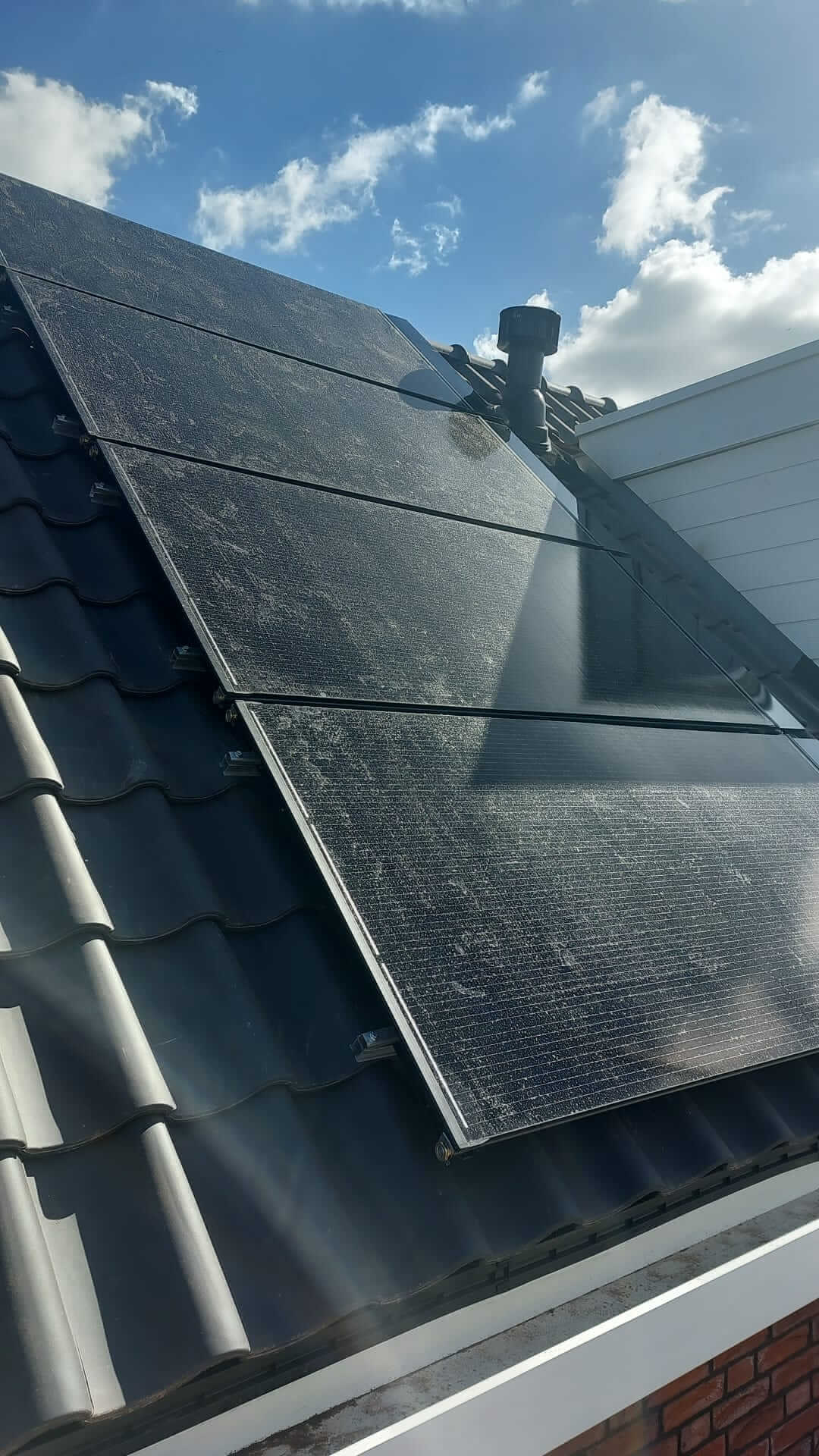 Meacase-s-Gravendeel-Hoffelijk-wonen-Triple-Solar-PVT-panelen-geinstalleerd-Nieuwbouw-01