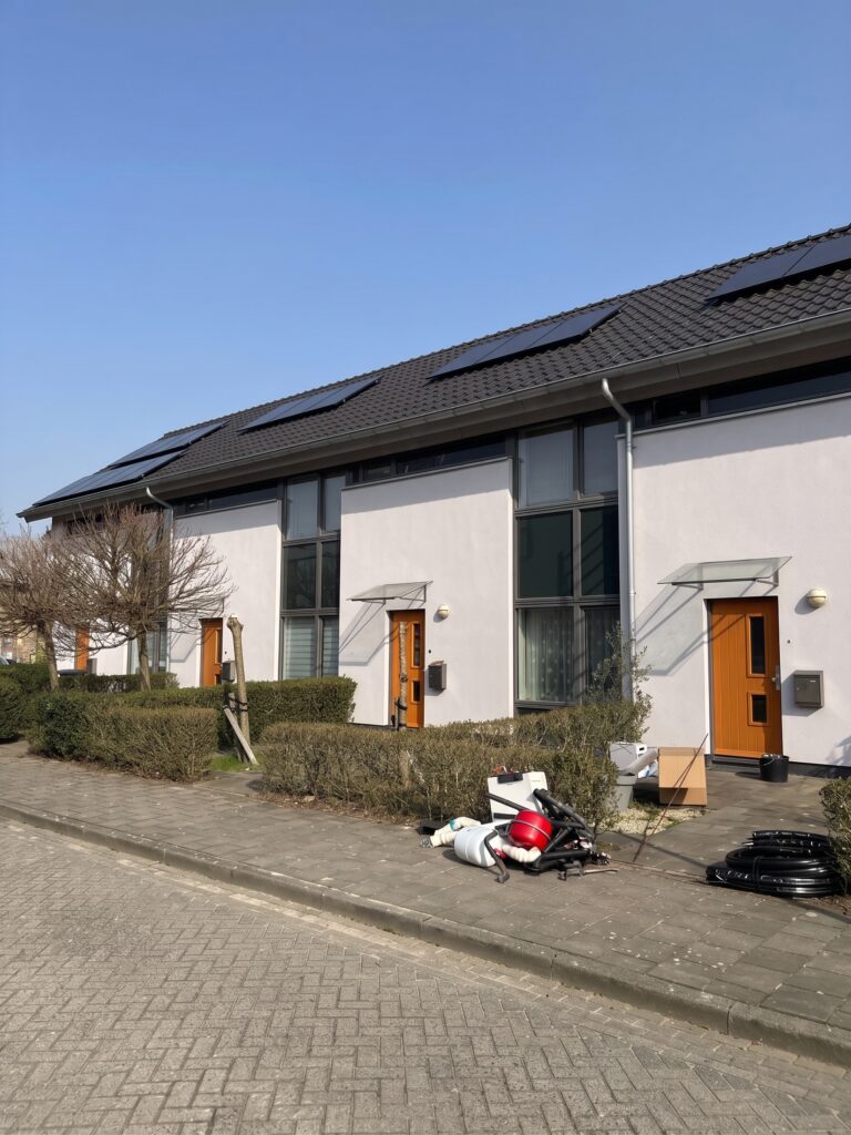Gasloos PVT-systeem vervangt zonnecollectoren voor 111 corporatiewoningen